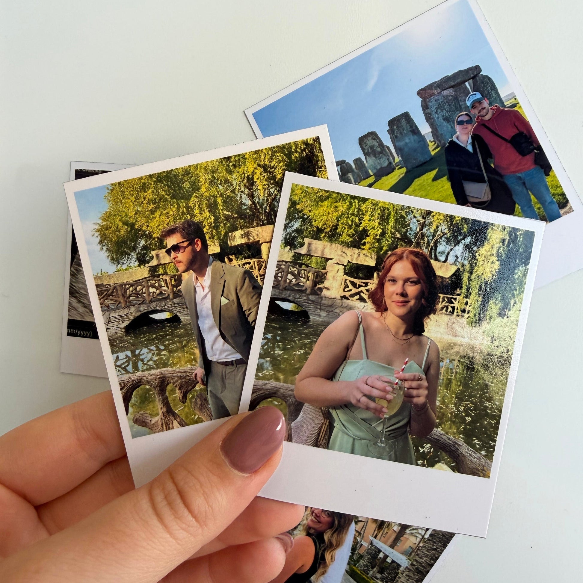 ímanes polaroid personalizados com fotografias de iagem e momentos a dois