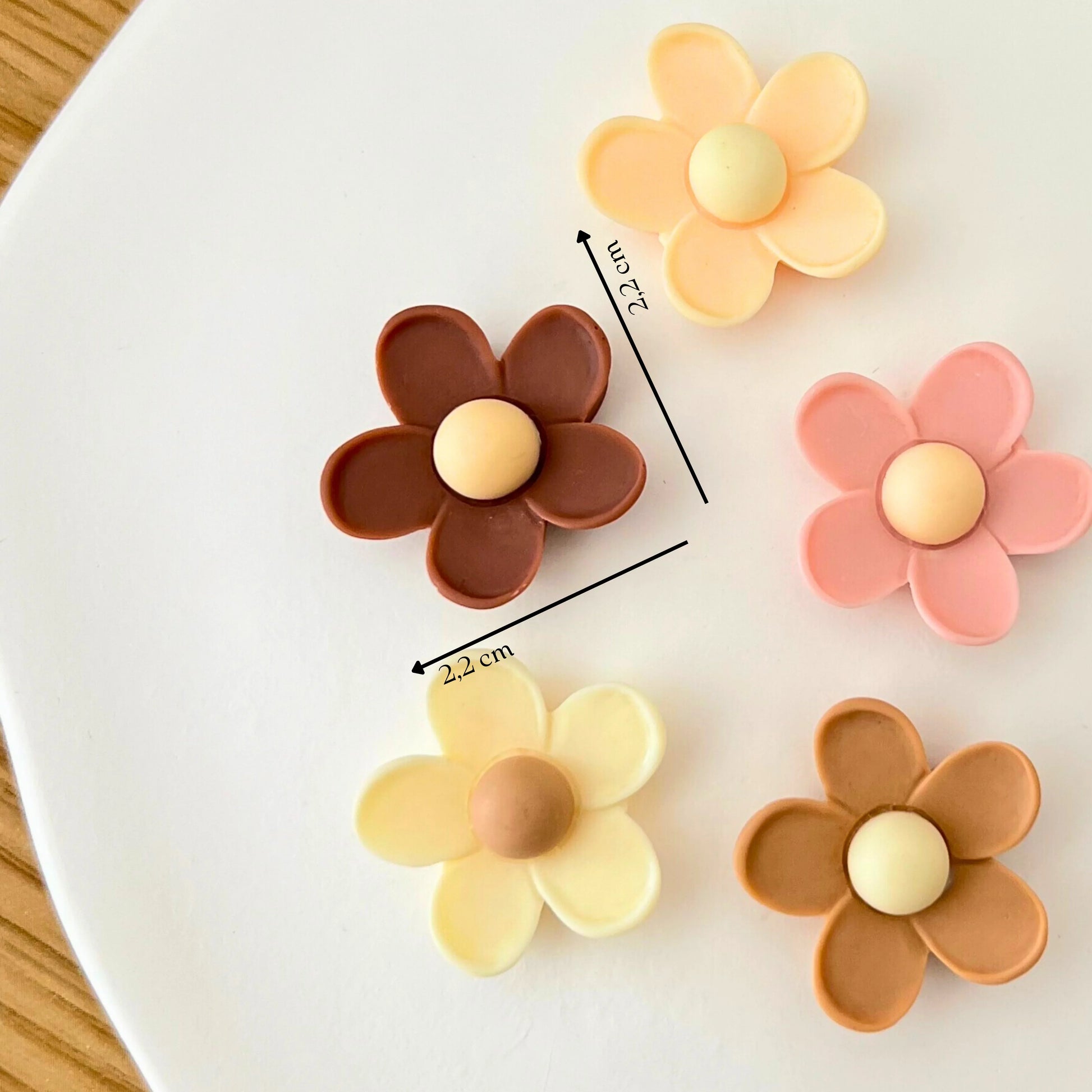 Mini ímanes flor com indicação de tamanho e medidas