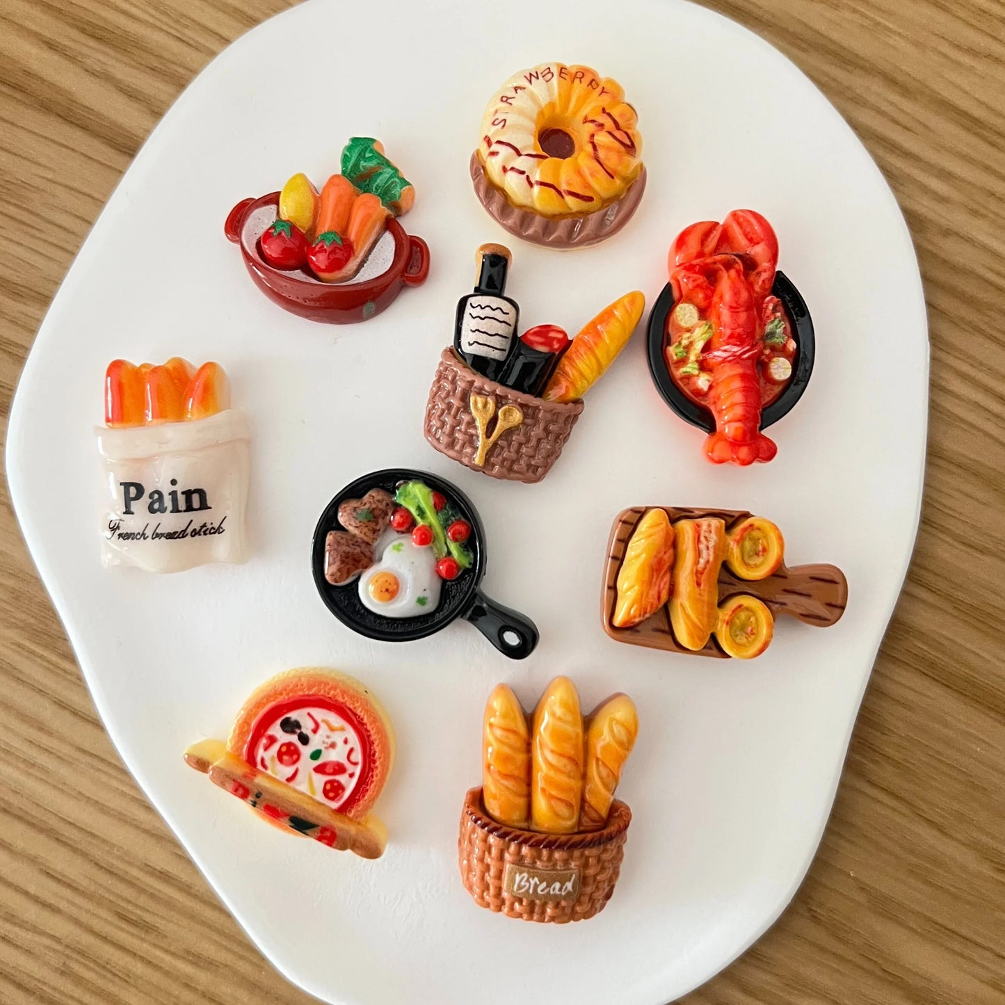 Conjunto de mini ímanes decorativos com temas variados de comida