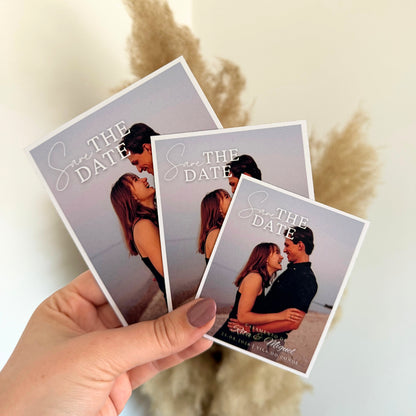 Ímanes Save the Date Moldura personalizados com fotografia de casal junto ao mar